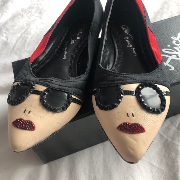 Alice + Olivia Stacey Face Flats - Picture 3 of 6
